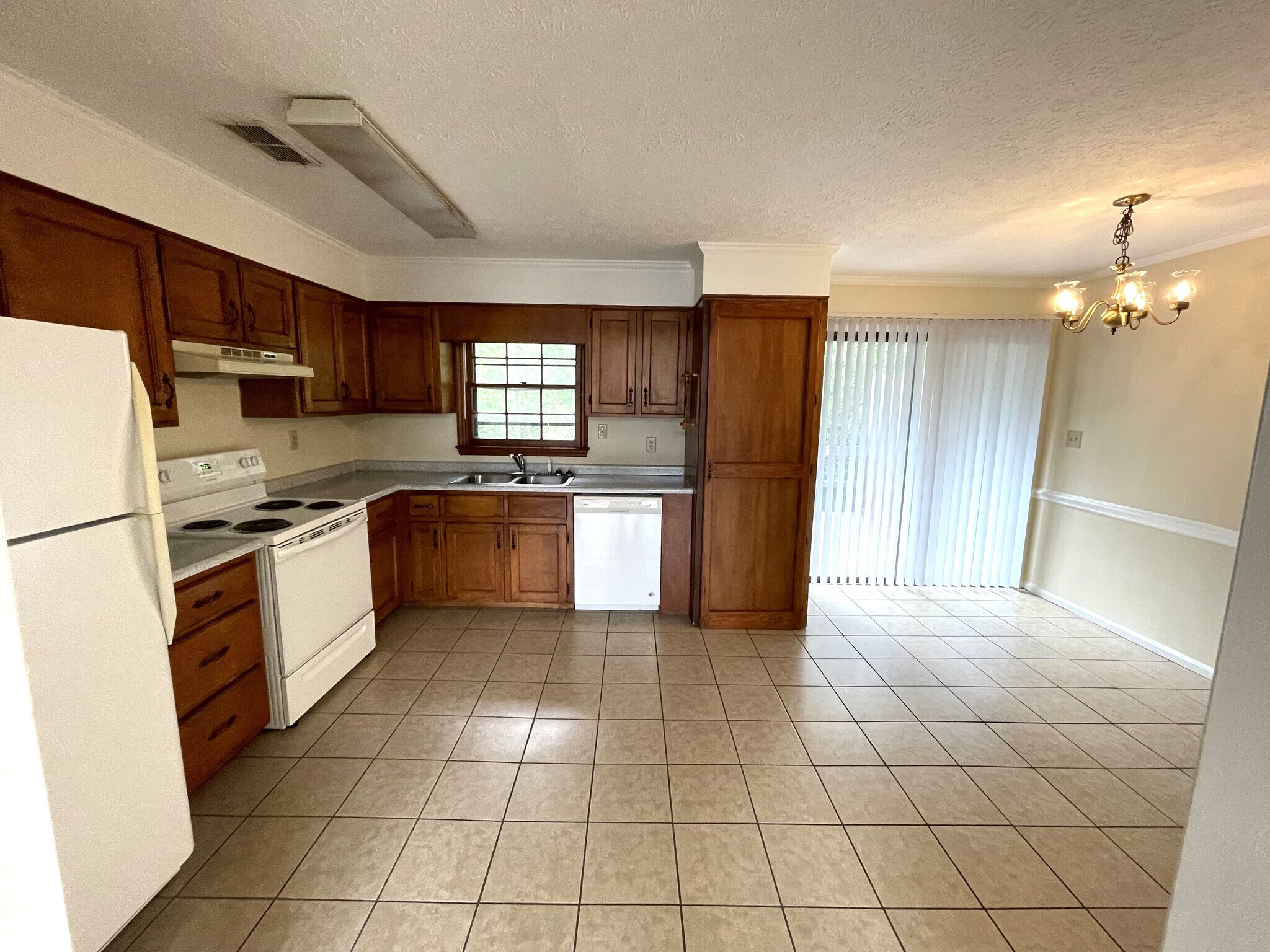 Building Photo - 107 Barrington Dr