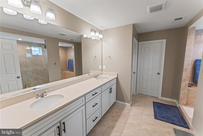 Building Photo - 7810 Bexley Ln