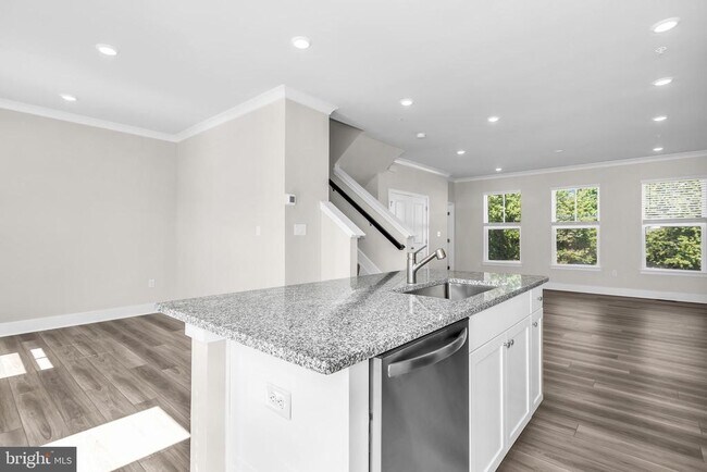 Building Photo - 2110 Winterberry Ln