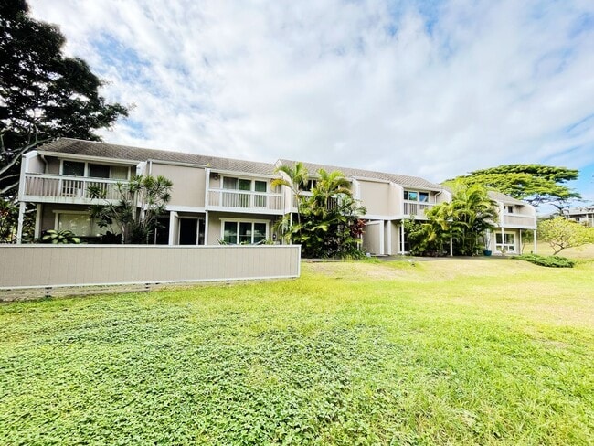 Building Photo - Pet Friendly Kaneohe Townhouse with A/C