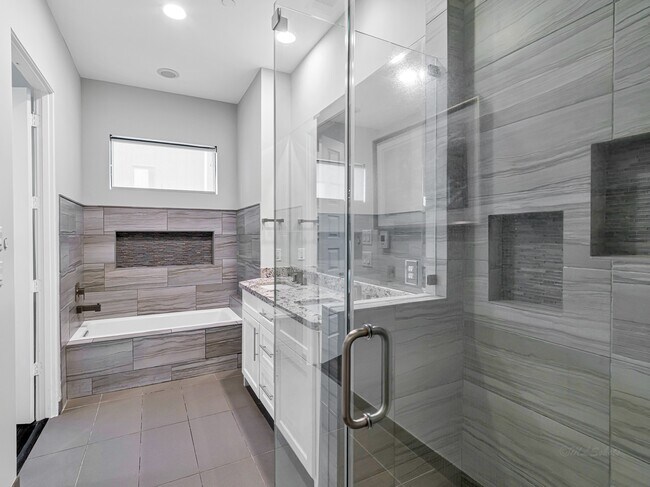 Building Photo - 1520 Malone St