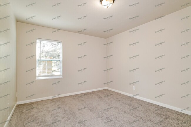 Building Photo - 242 Wooster Dr