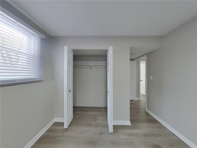 Building Photo - 1309 11th Ave W