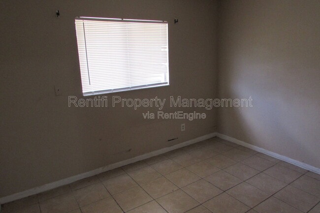 Building Photo - 465 Figuera Ave