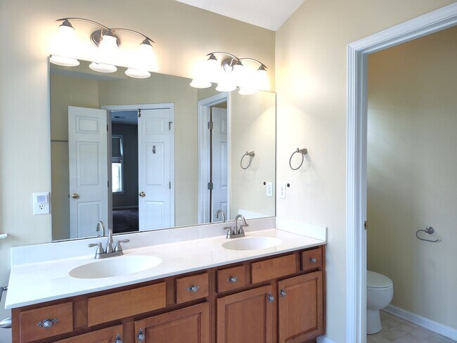 Building Photo - Stunning Corner Lot home located within a cul-de-sac in the Mitchell Glen Community!