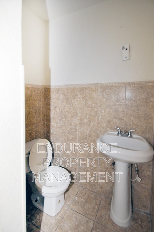 Building Photo - 1143 W 23rd St