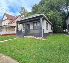 Building Photo - RENOVATED 3 BEDROOM HOME FOR RENT IN OAKWO...