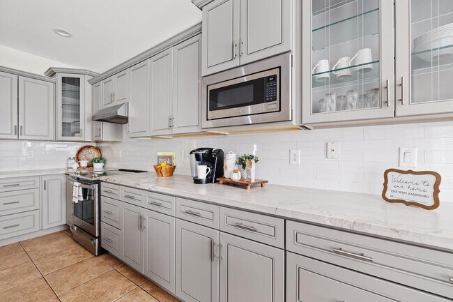 Building Photo - 2372 E Sequoia Dr