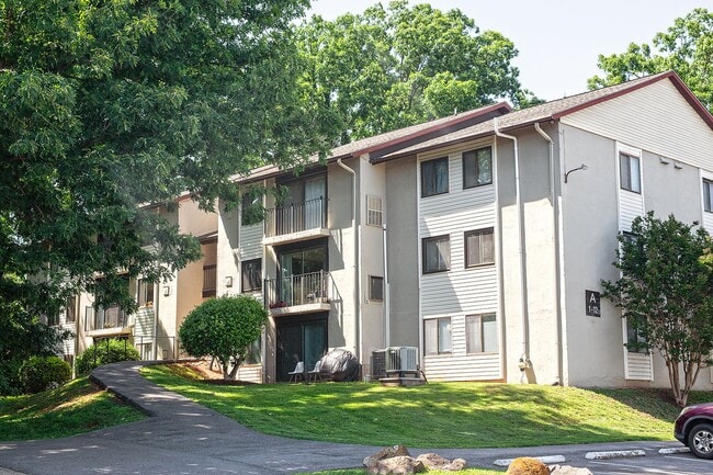 Primary Photo - Four Seasons Condo Near Rt 29 Shopping & D...