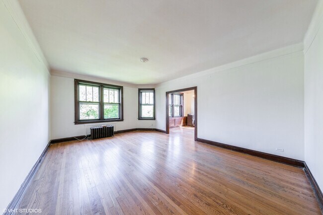 Building Photo - 5425 S E View Park
