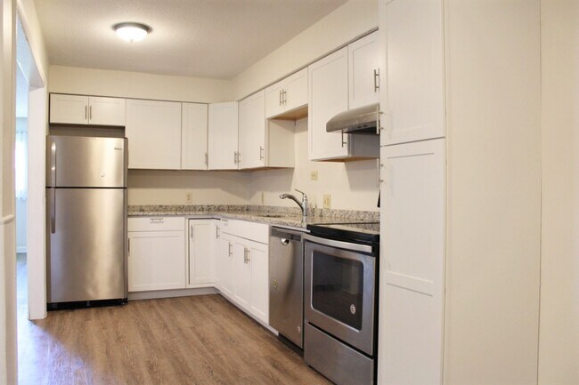 Building Photo - 10 Belchertown Rd