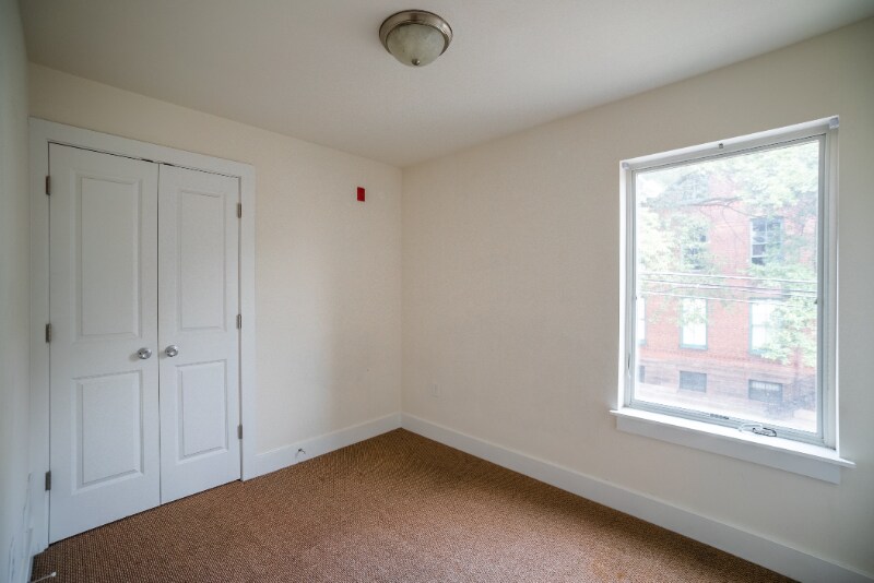 Building Photo - 441 N 32nd St