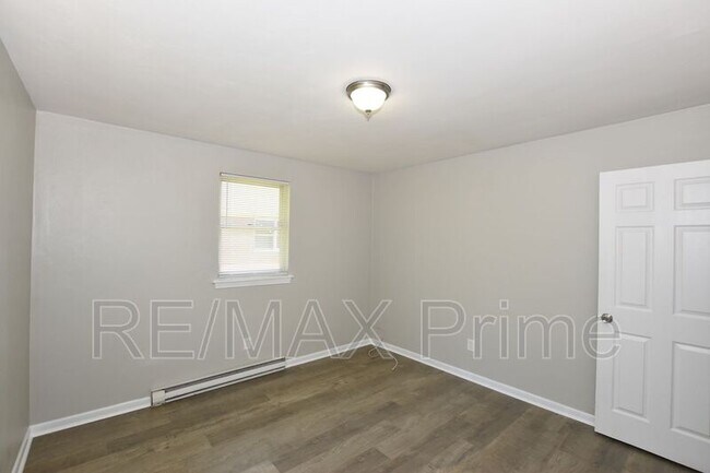Building Photo - 7923 Thompson Rd