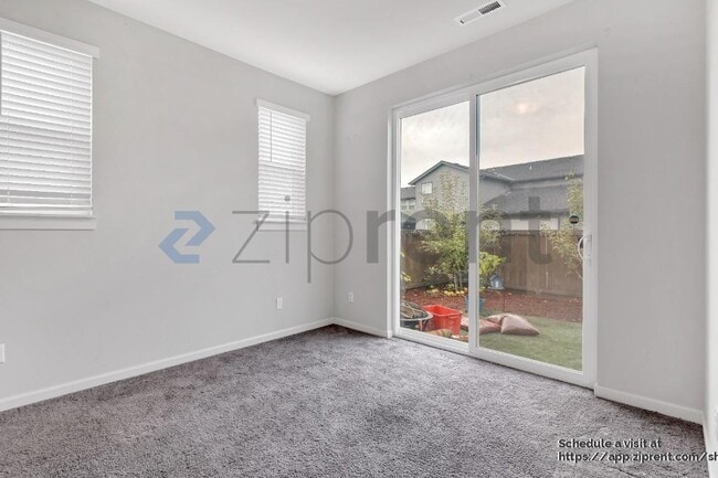 Building Photo - 30970 NW Turel Dr