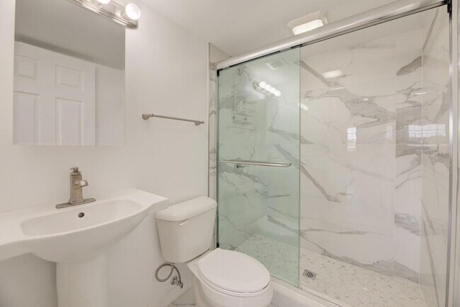 Building Photo - 1017 NW 30th Ct