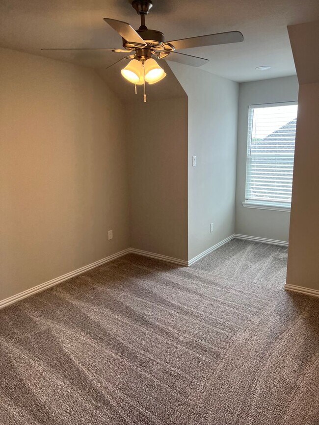 Building Photo - 212 Wayside Ct