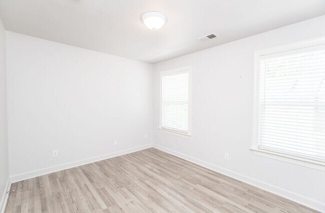 Building Photo - 2069 Cobblestone Cir NE