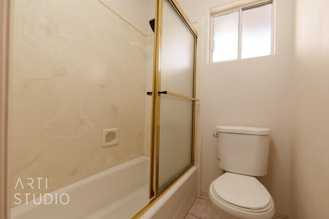 Building Photo - Spacious 3-Bedroom Walk-Out Basement Apart...