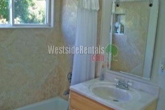 Beautiful Bath/shower/tub - 8408 Wiley Post Ave