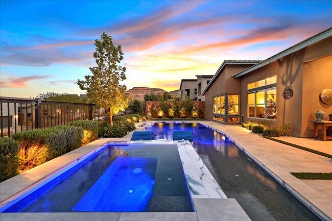Building Photo - 6690 Interstellar St