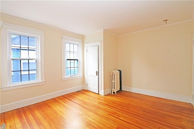 Building Photo - 30 Thurston Ave