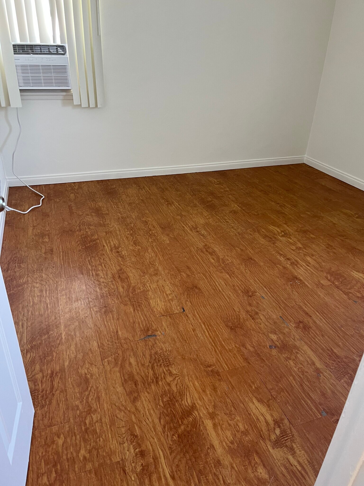 Building Photo - 5644 1/2 Kester Ave