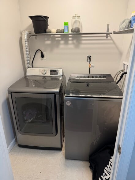 Building Photo - 5804 Berwyn Rd