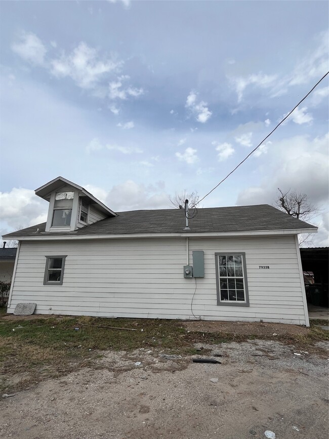 Building Photo - 7933 Brays St