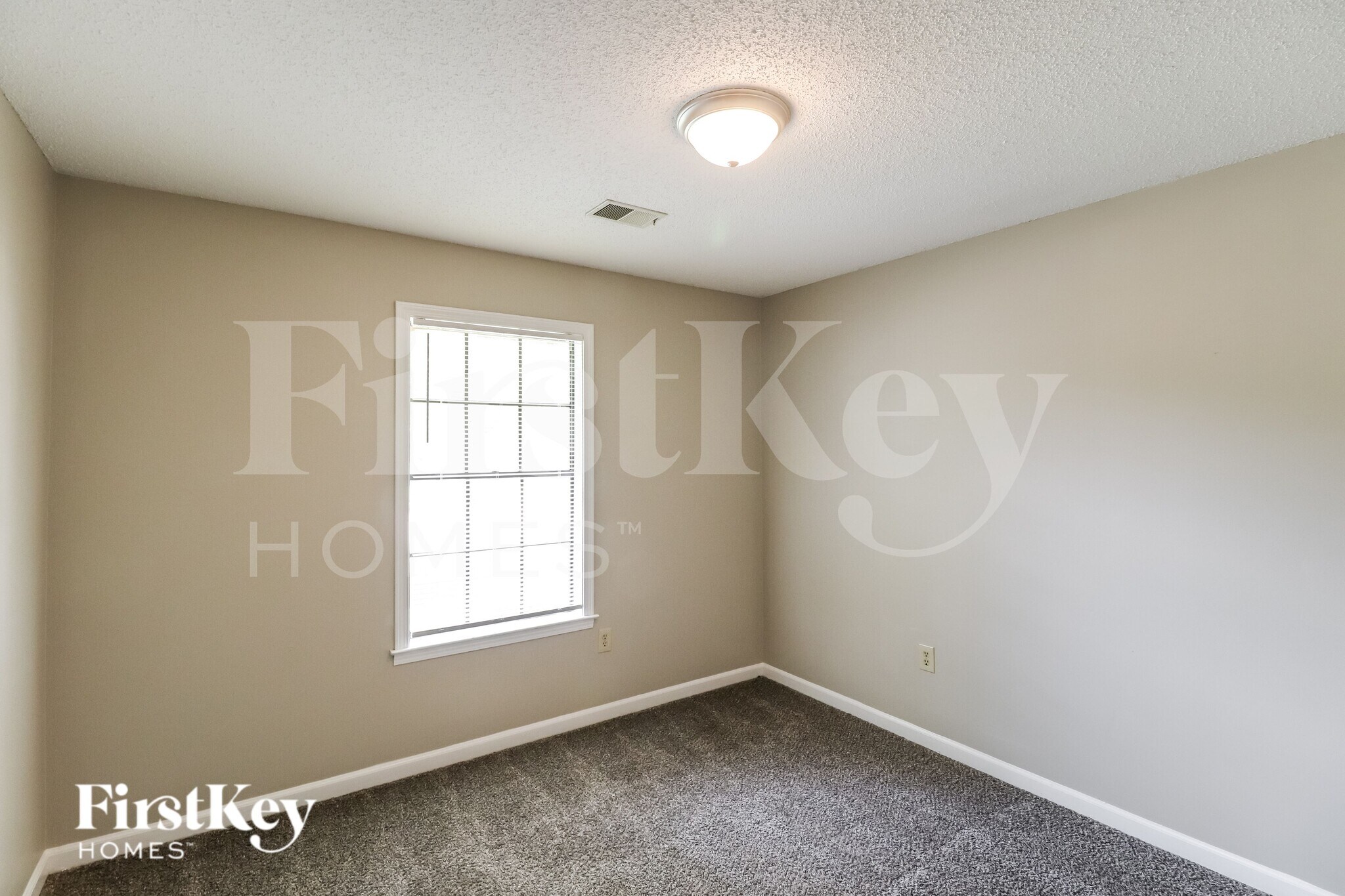 Building Photo - 5716 Remsen Ave