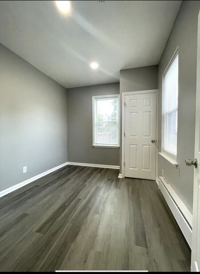 Building Photo - 970 McLean Ave