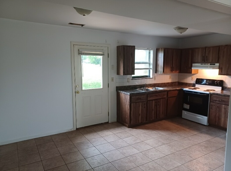 Building Photo - 109 Swan Dr