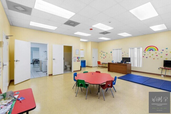 Building Photo - 926 Quincy St