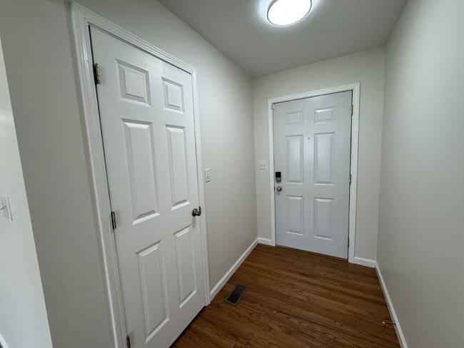 Building Photo - 4 Bedrooms, Big Yard & Top Schools – Don’t Miss This Chatham Beauty!