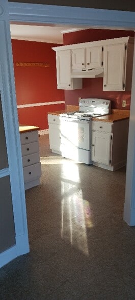 Building Photo - 78 Elmwood Rd