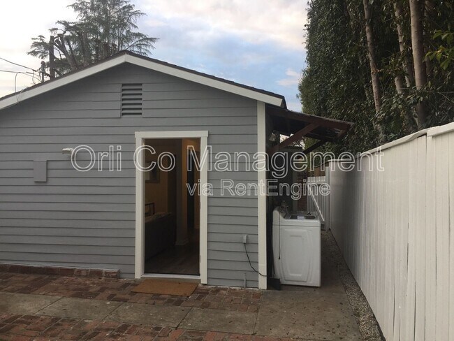 Building Photo - 6051 Melvin Ave