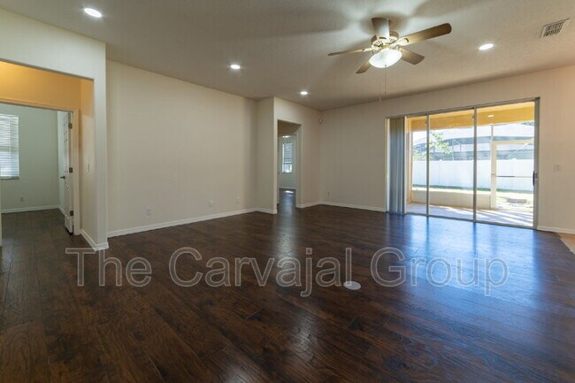 Building Photo - 423 Heather Hills Dr