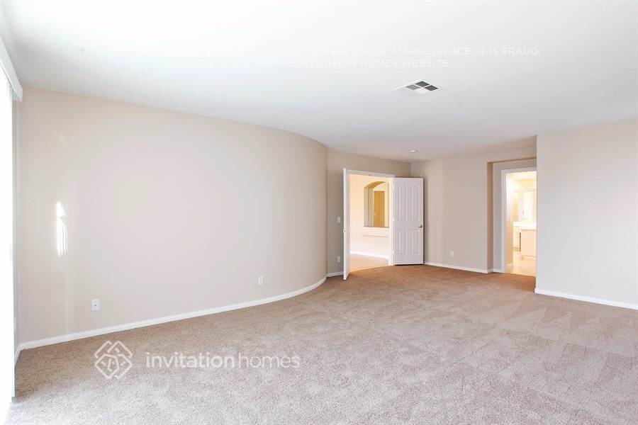 Building Photo - 8963 Hillsboro Creek Ct