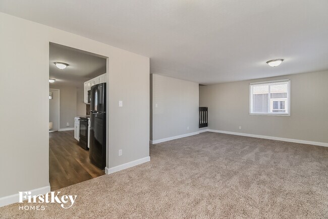 Building Photo - 2213 Moccassin Dr