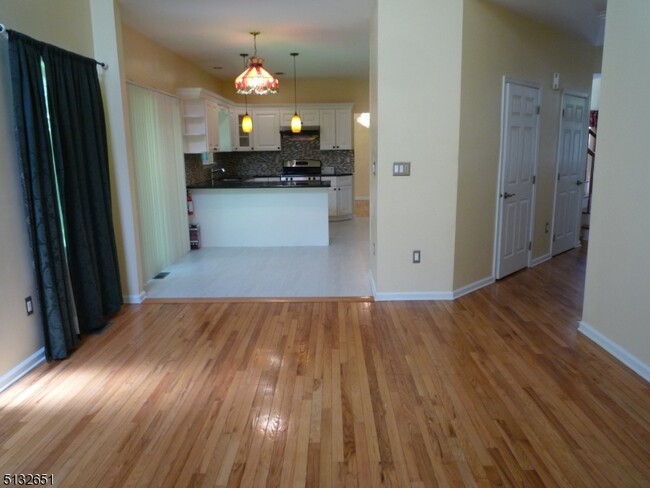 Building Photo - 9 Harrogate Cir