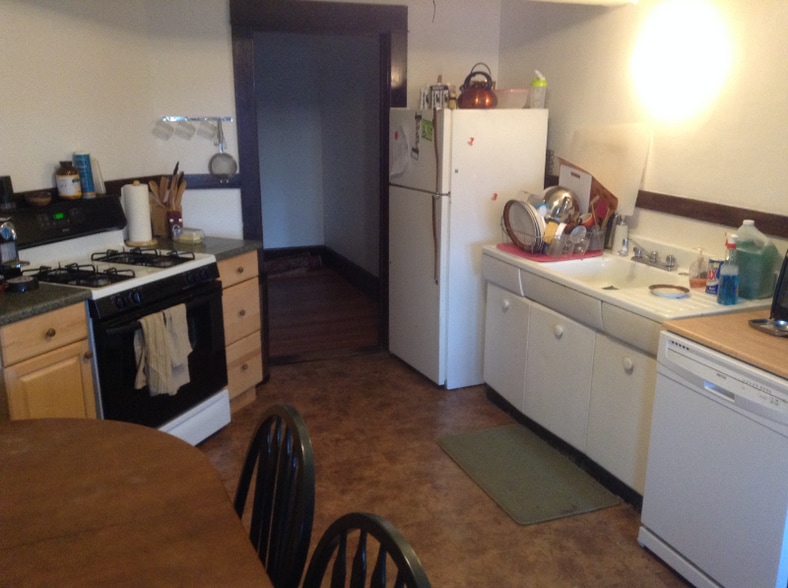 Primary Photo - 6 Graves St