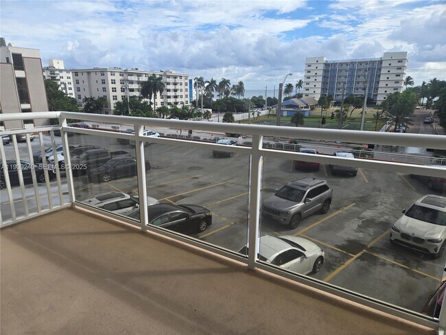 Building Photo - 1600 S Ocean Dr