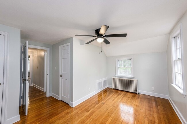 Building Photo - 1670 Hartford Tpke