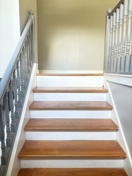 Steps upon entering the house - 6134 Nutmeg Ct SE
