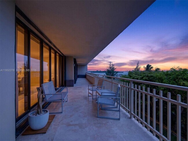 Building Photo - 11113 Biscayne Blvd
