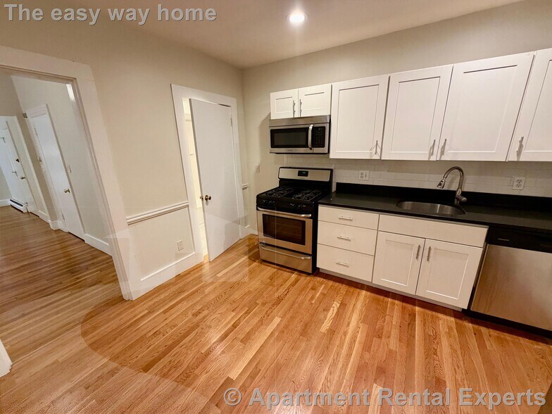 Building Photo - 45 Florence St