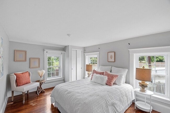 Building Photo - 193 St Mary St