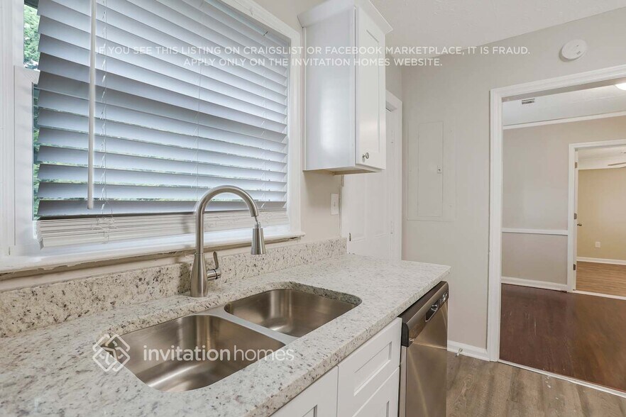 Building Photo - 2710 Ellen Way
