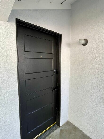 Front door - 5645 Auckland Ave