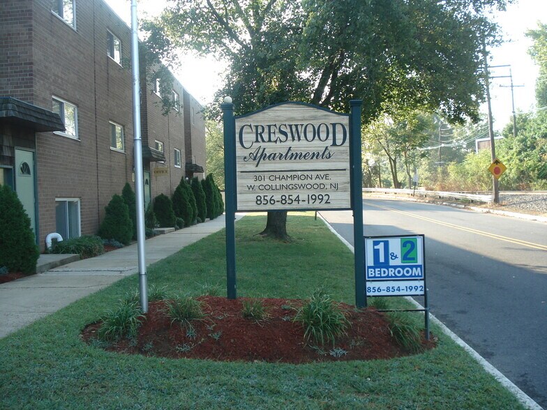 Interior Photo - Creswood Apartments- Come home to Convenie...