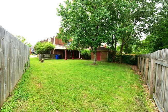 Building Photo - Close to Base, Beach and Downtown!